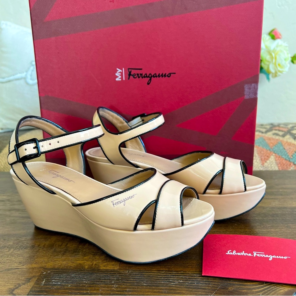 Salvatore Ferragamo MY SANDALS Capria Patent Leather Piping Trim 6 M